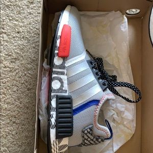BRAND NEW ADIDAS NMD_R1 J